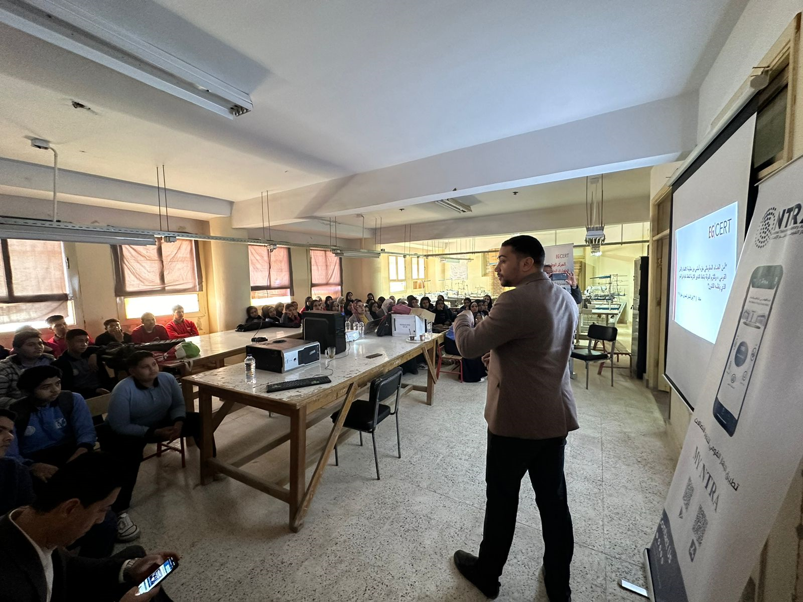 الجهاز القومي لتنظيم الاتصالات ينظم ندوة توعية في مدرسة تحيا مصر