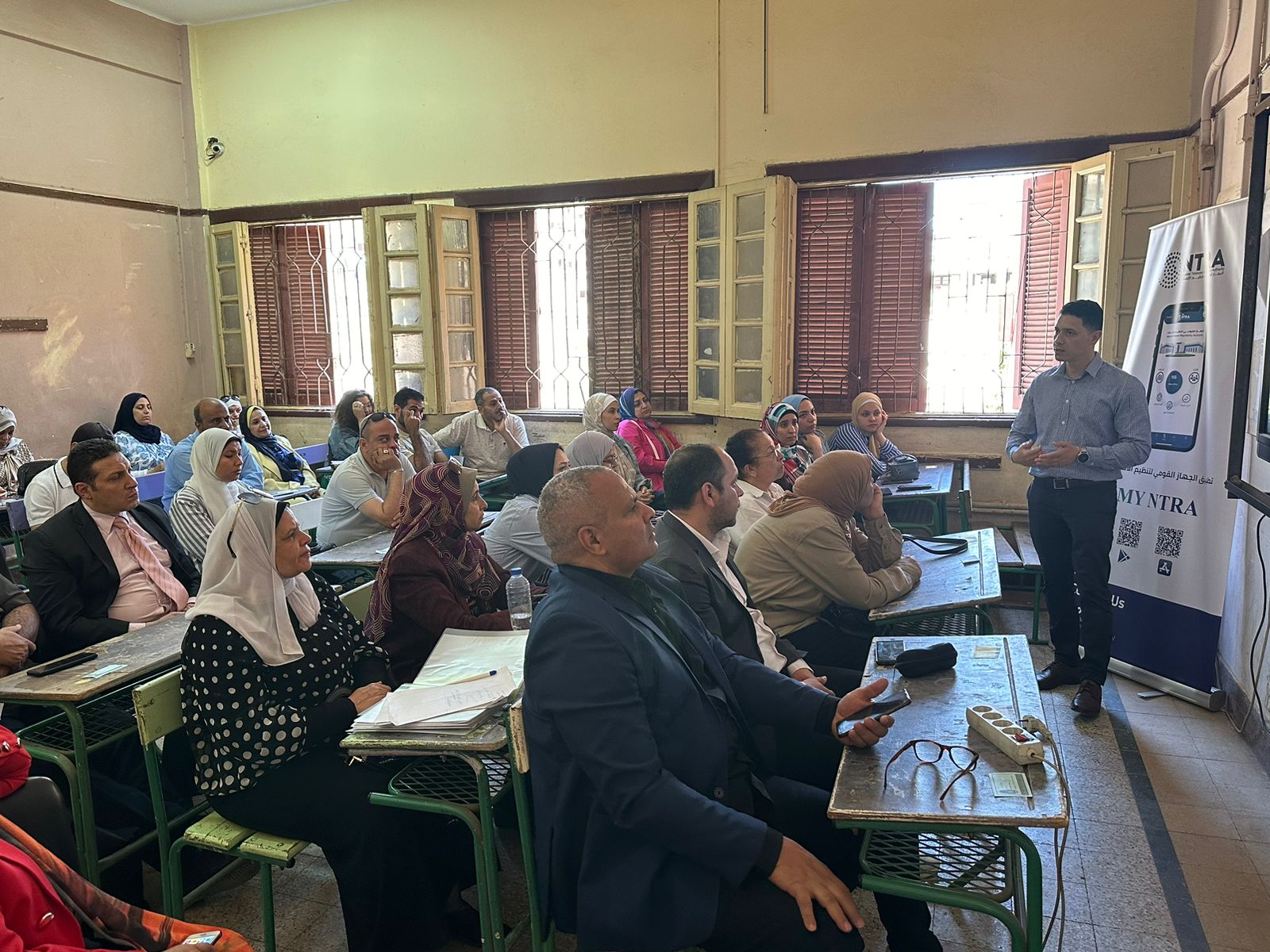 ندوة توعية من الجهاز القومي لتنظيم الاتصالات في مجمع مدارس السلام بالقاهرة